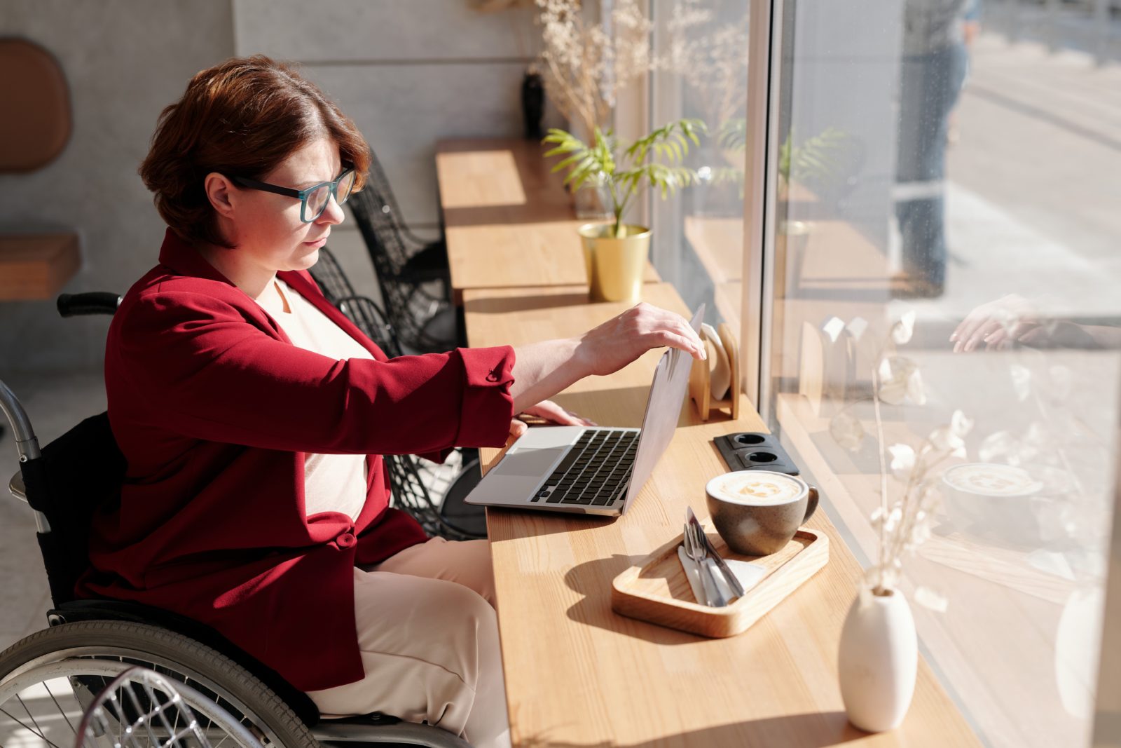 woman working at a coffee shop