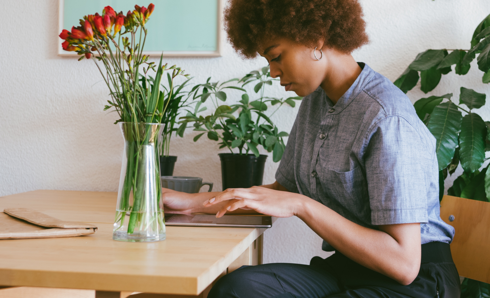 woman working on ipad